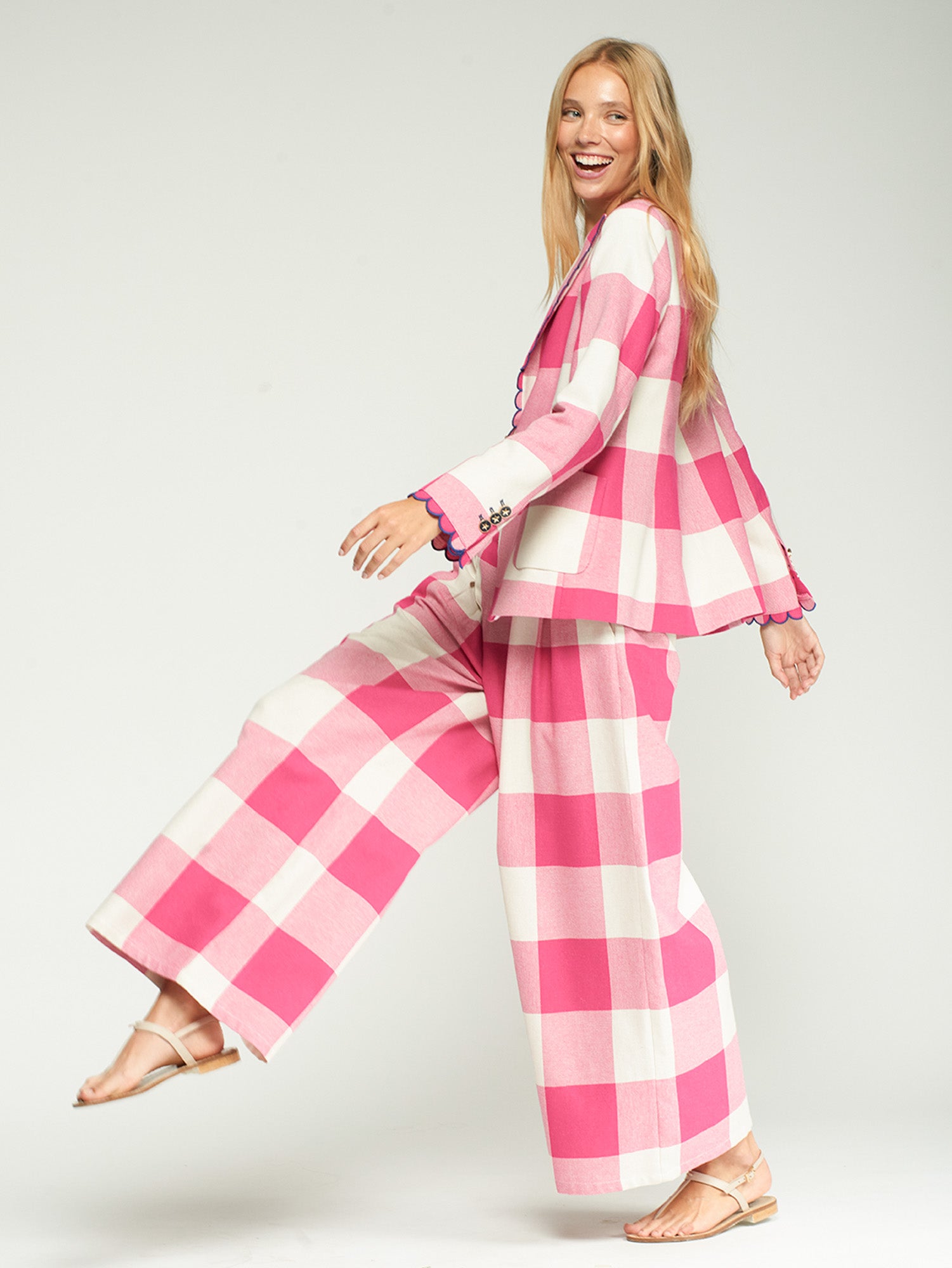 PANTALÓN CULOTTE DE CUADROS ROSA Y BLANCO