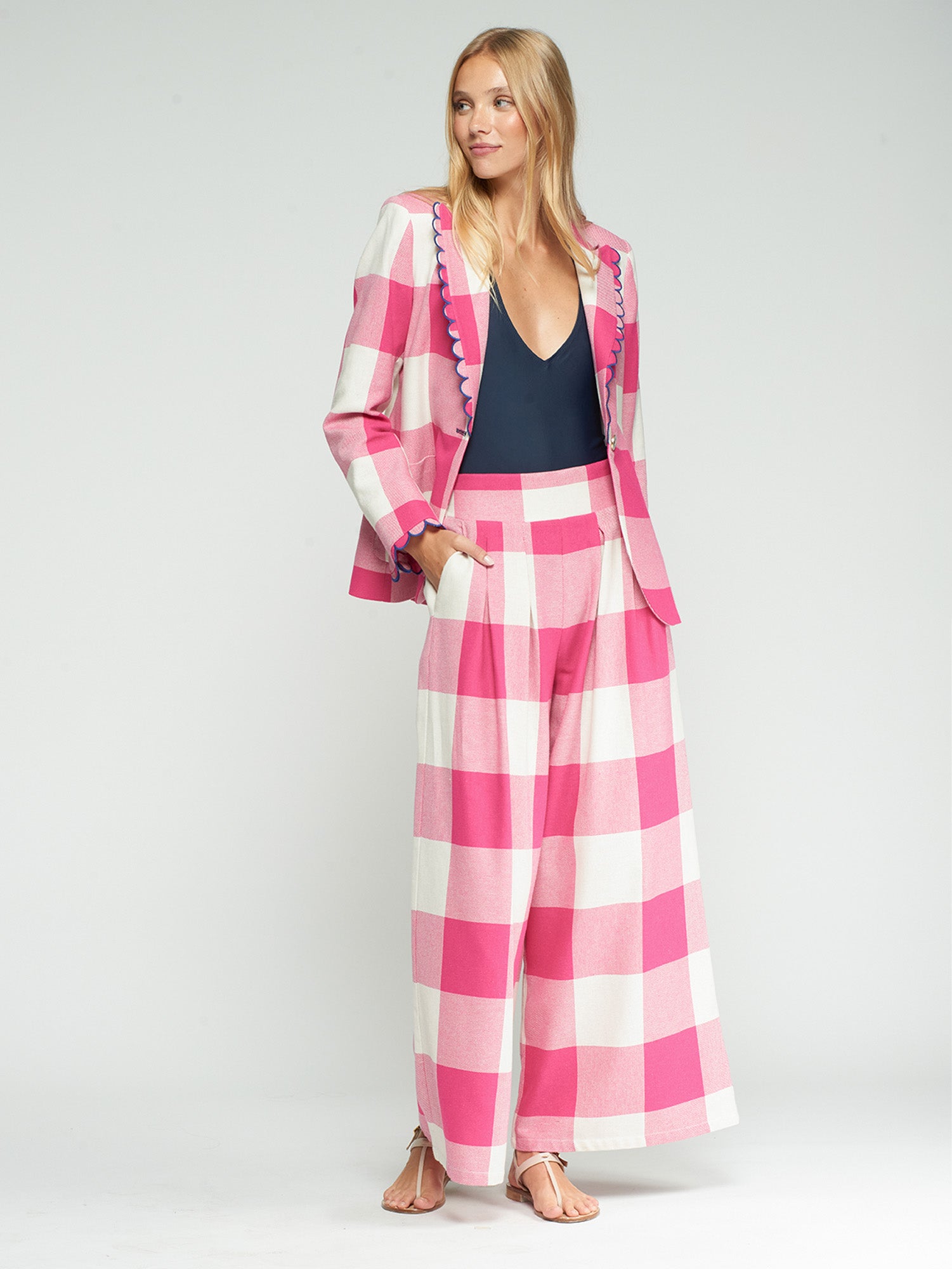 PANTALÓN CULOTTE DE CUADROS ROSA Y BLANCO