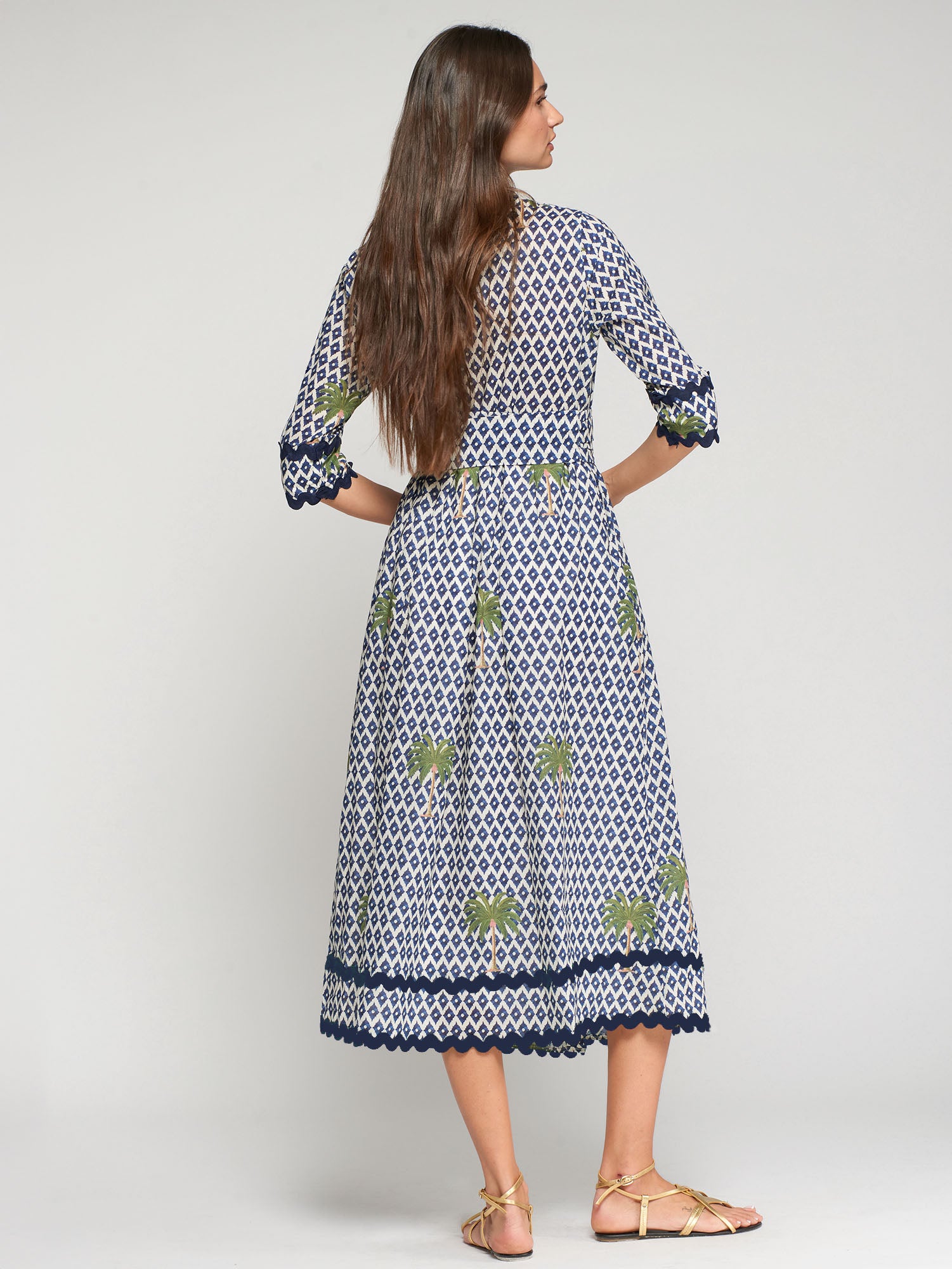 VESTIDO ESTAMPADO PALMERAS RIBETE MARINO