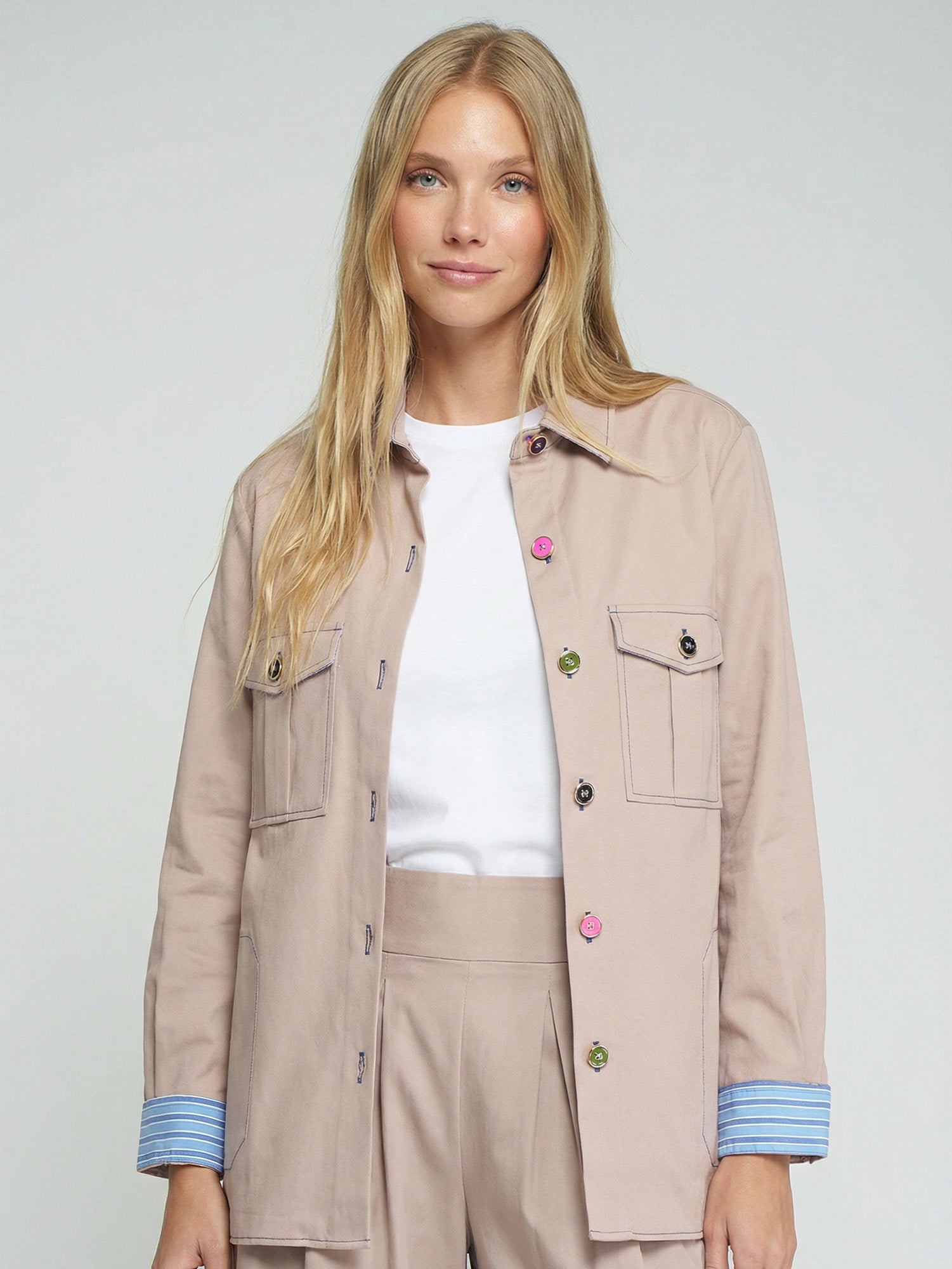 CHAQUETA BEIGE BOTONES DE COLORES