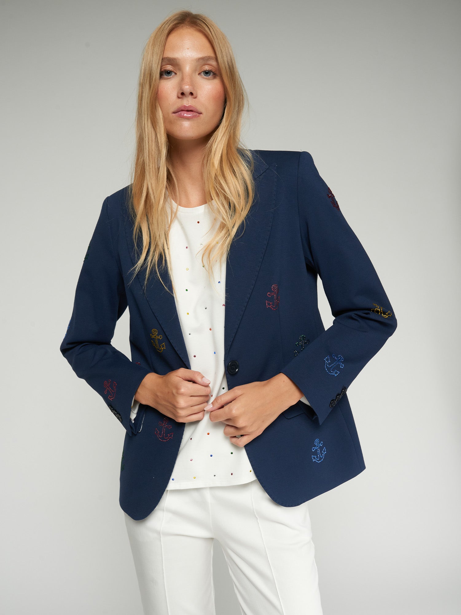 CHAQUETA AZUL MARINO ANCLAS BORDADAS