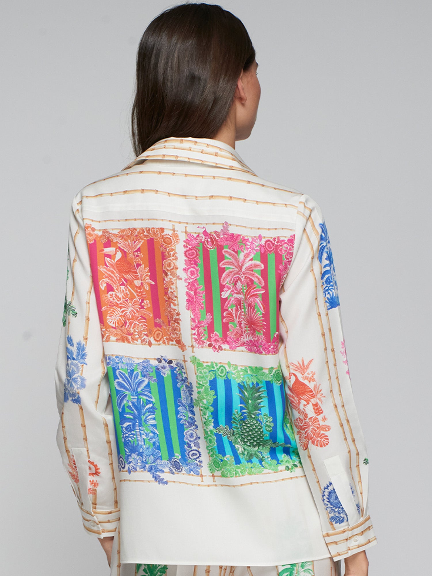 CAMISA ESTAMPADO BAMBÚ Y MOTIVOS TROPICALES