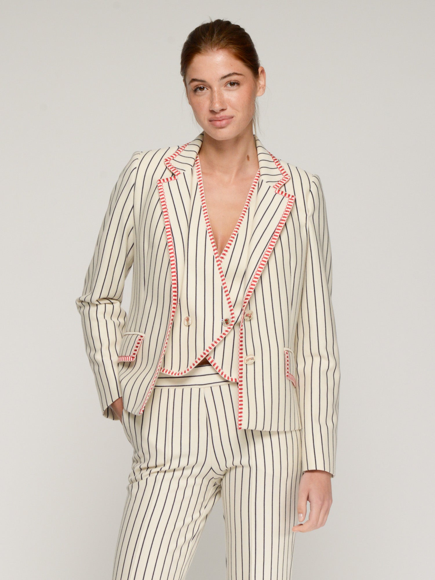 CHAQUETA RAYAS MARINO RIBETE ROJO