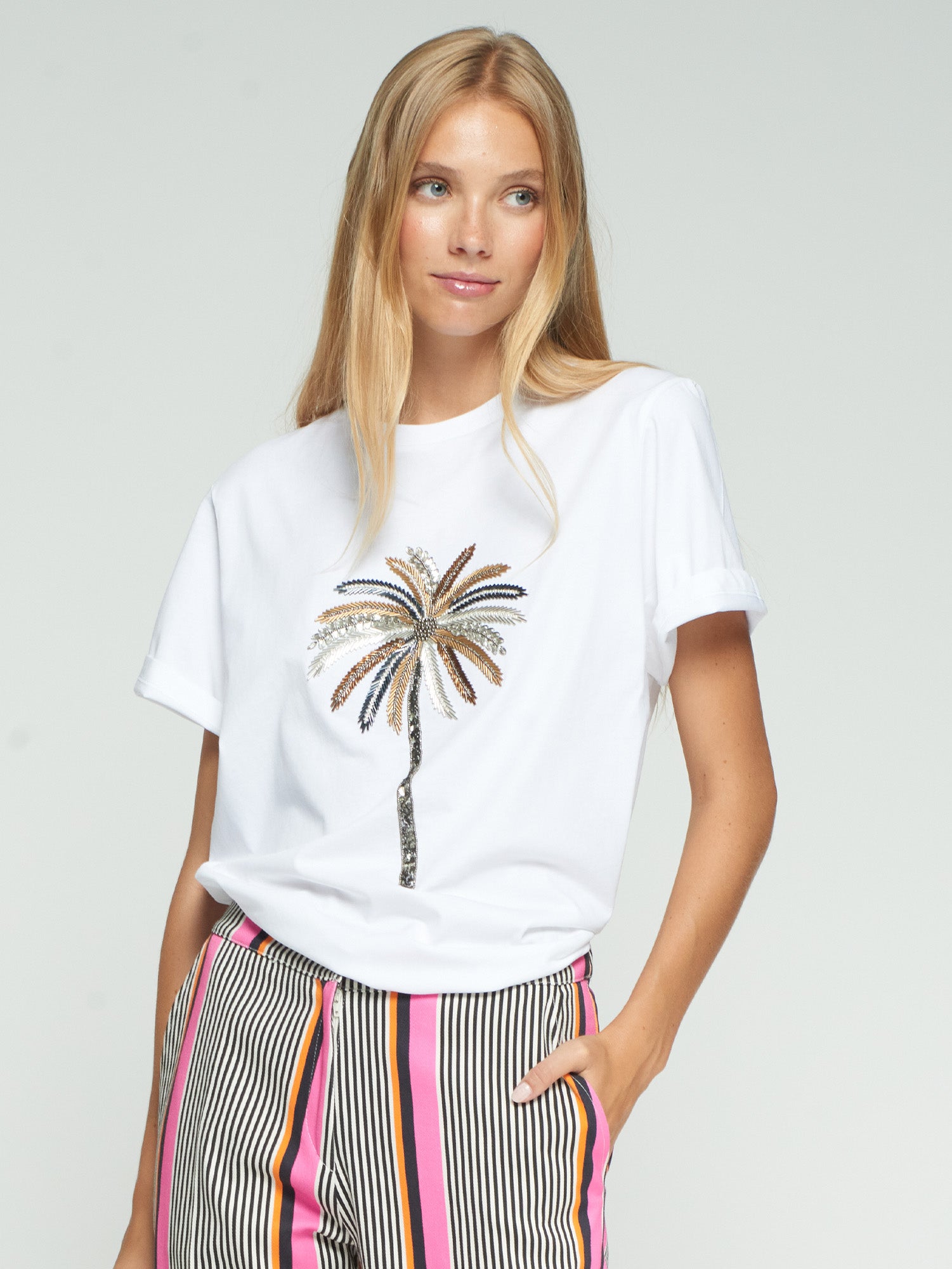 CAMISETA BLANCA PALMERA BORDADA