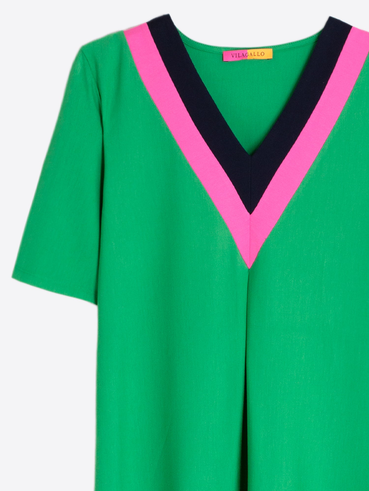 VESTIDO LARGO VERDE ESCOTE EN V EN CONTRASTE