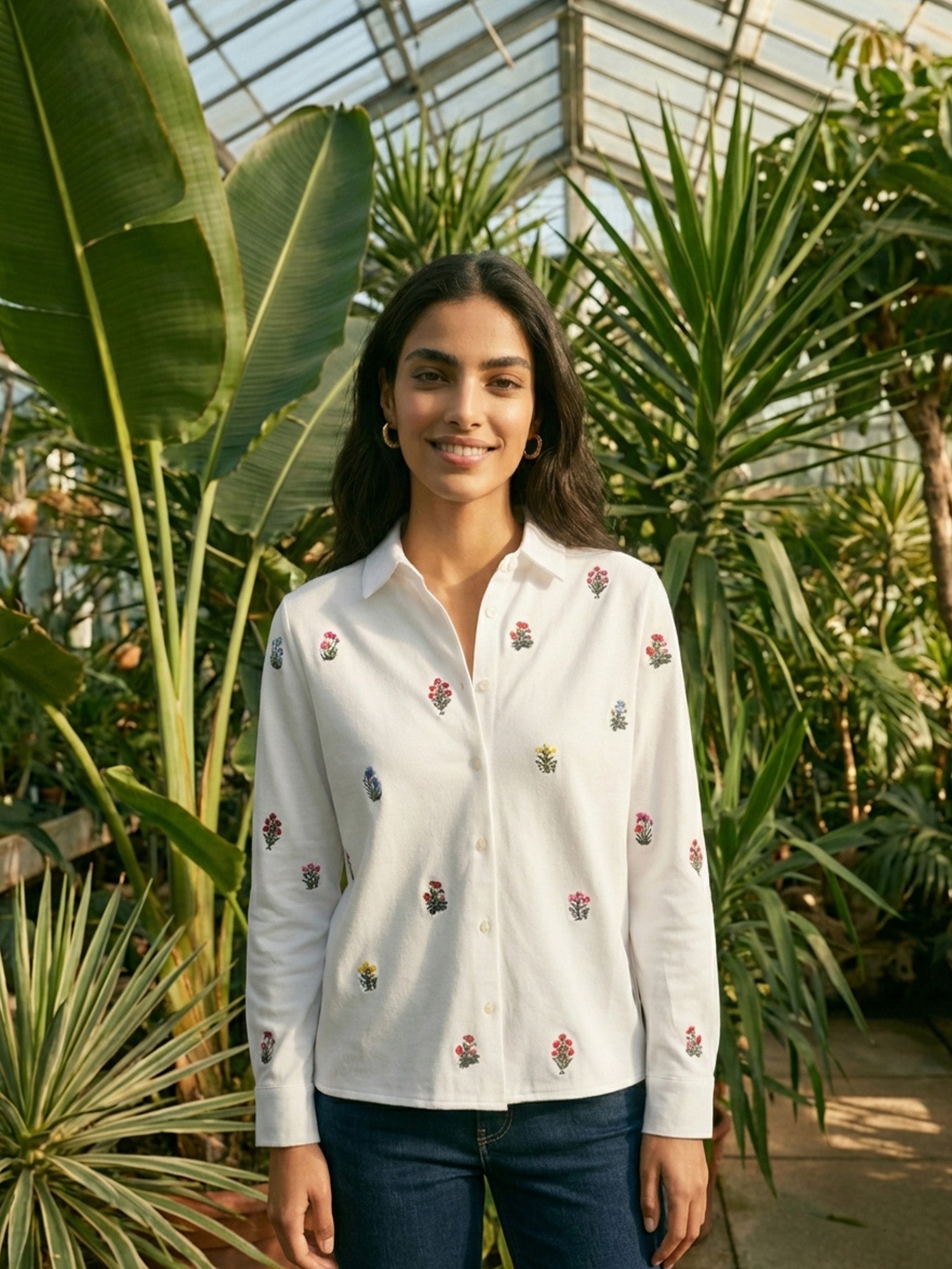 CAMISA BLANCA BORDADOS FLORALES